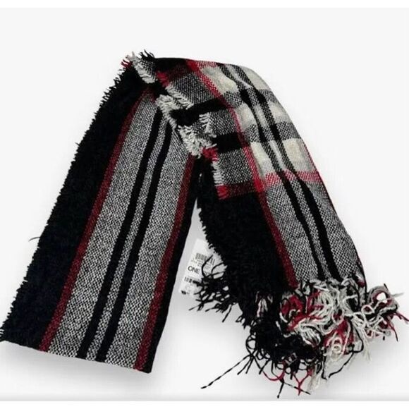 STYLE & CO. - NWT Macy's Soft Chenille Plaid Scarf w/Fringe - 64" x 13" - Picture 12 of 13